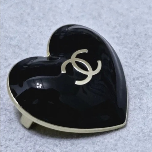 Chanel Black Heart Ring - Picture 1 of 5